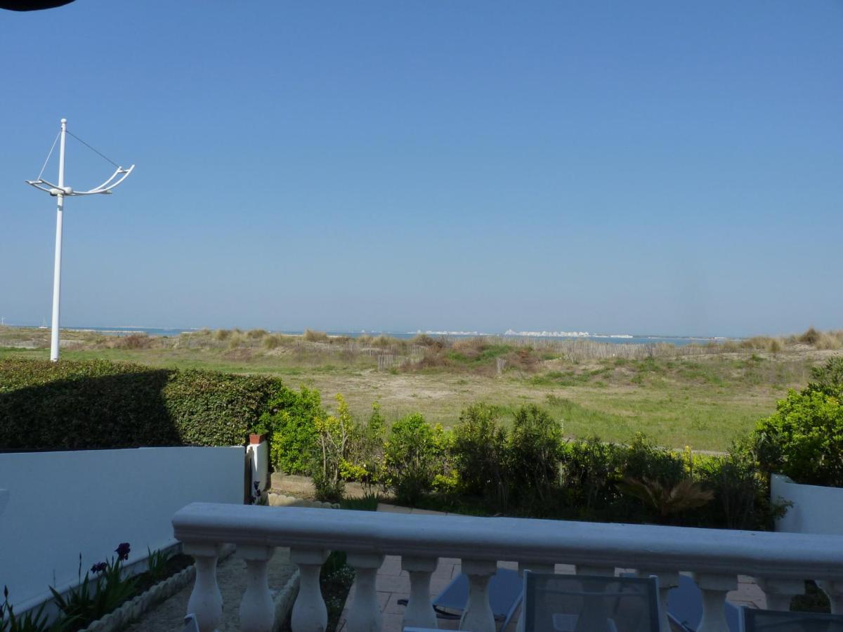 Sol-Y-Days Flamant, Superbe Appartement En Rez De Jardin Avec Grande Terrasse Et Jardinet, Face A La Mer Le Grau-du-Roi Bagian luar foto