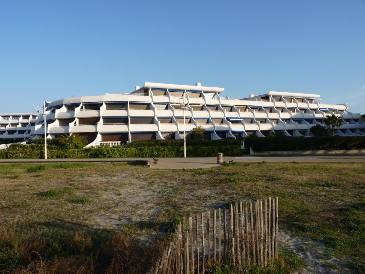 Sol-Y-Days Flamant, Superbe Appartement En Rez De Jardin Avec Grande Terrasse Et Jardinet, Face A La Mer Le Grau-du-Roi Bagian luar foto